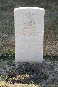 Ismailia War Memorial Cemetery - Hart, B B